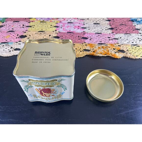 Vtg Hersheys Cocoa Powder Decorative Tin- Baby Cocoa Bean- Golden - Picture 3 of 4